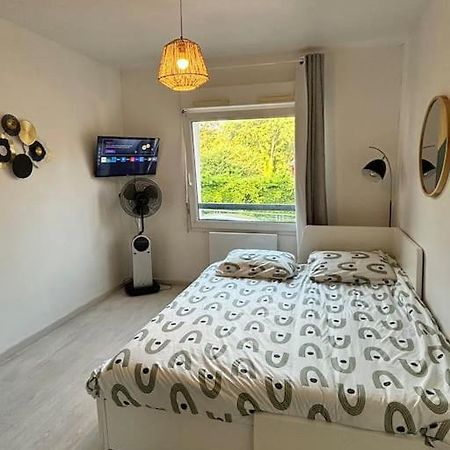 First Lejlighed Bourges Eksteriør billede